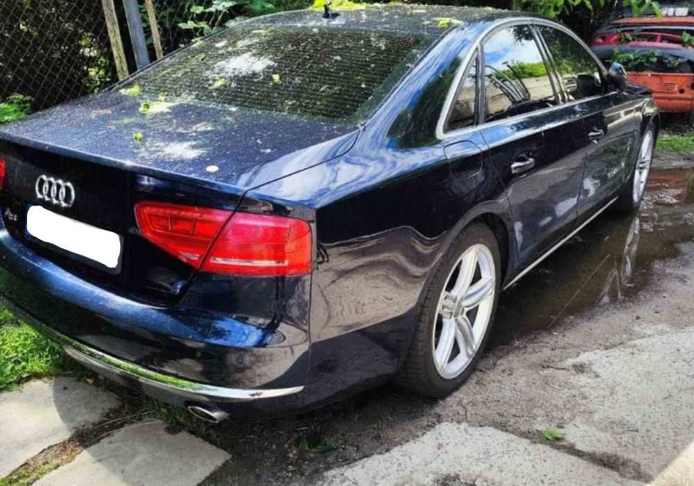 Розбірка Audi A8 quattro великий вибір запчастин двигун коробка кузов деталі