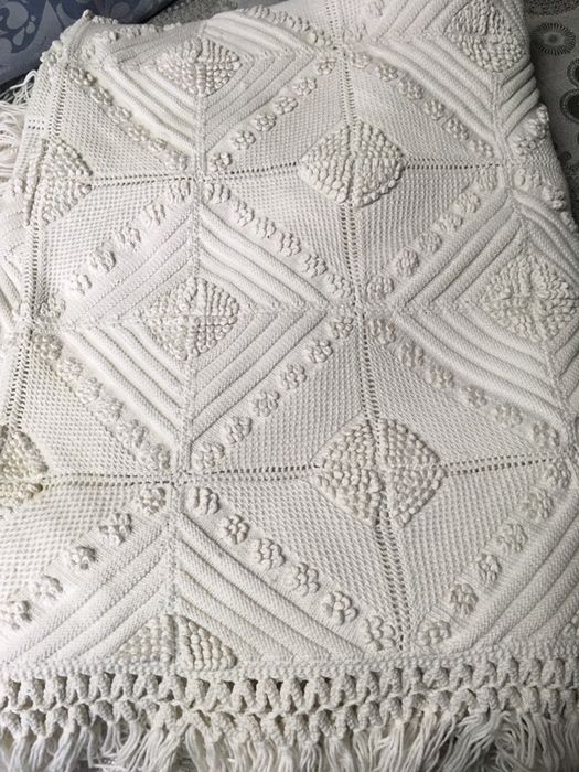 Colcha algodão feita à mão 4 fios nova