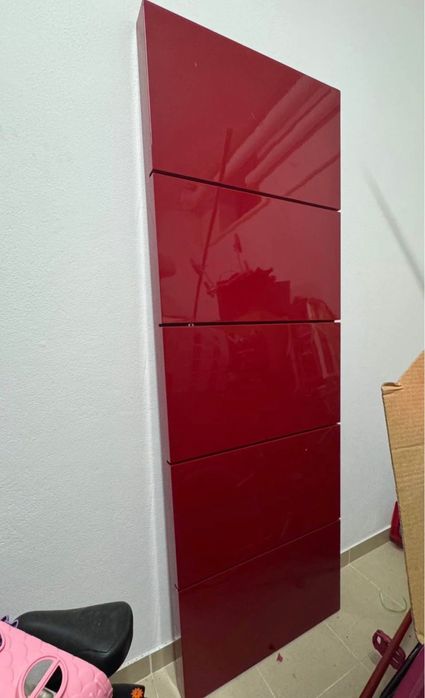 Base de apoio prateleira vermelha