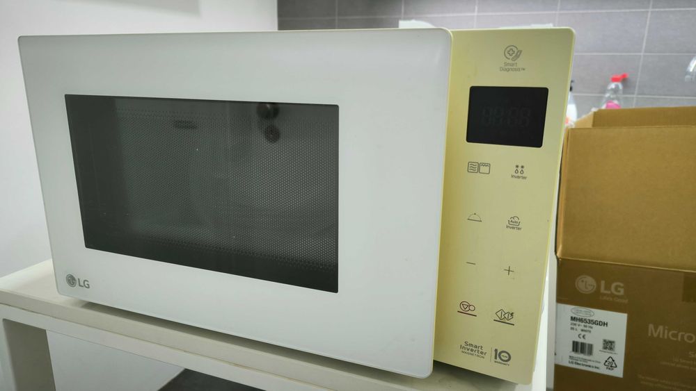 Microonda LG 25L MH6535GDH