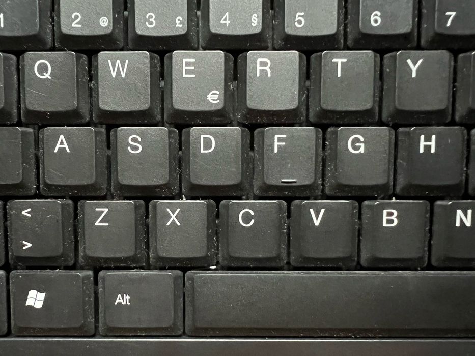 Teclado Kunft Qwerty USB preto
