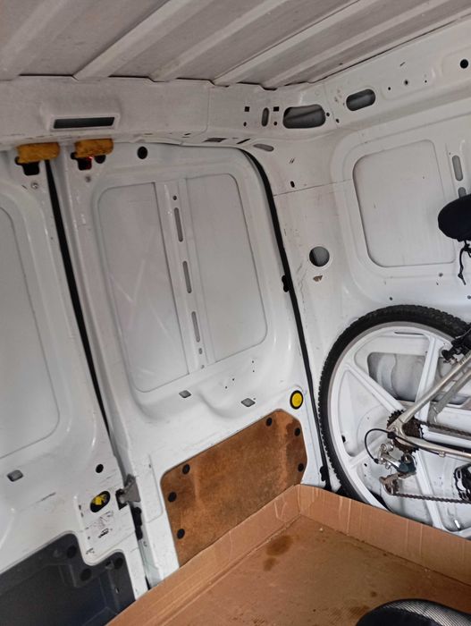 Carrinha de trabalho64872117579779123