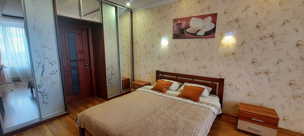 Залізн.Вокзал Центр /85м²:3кімн;2сан.в;джакузі/ Видова є укриття