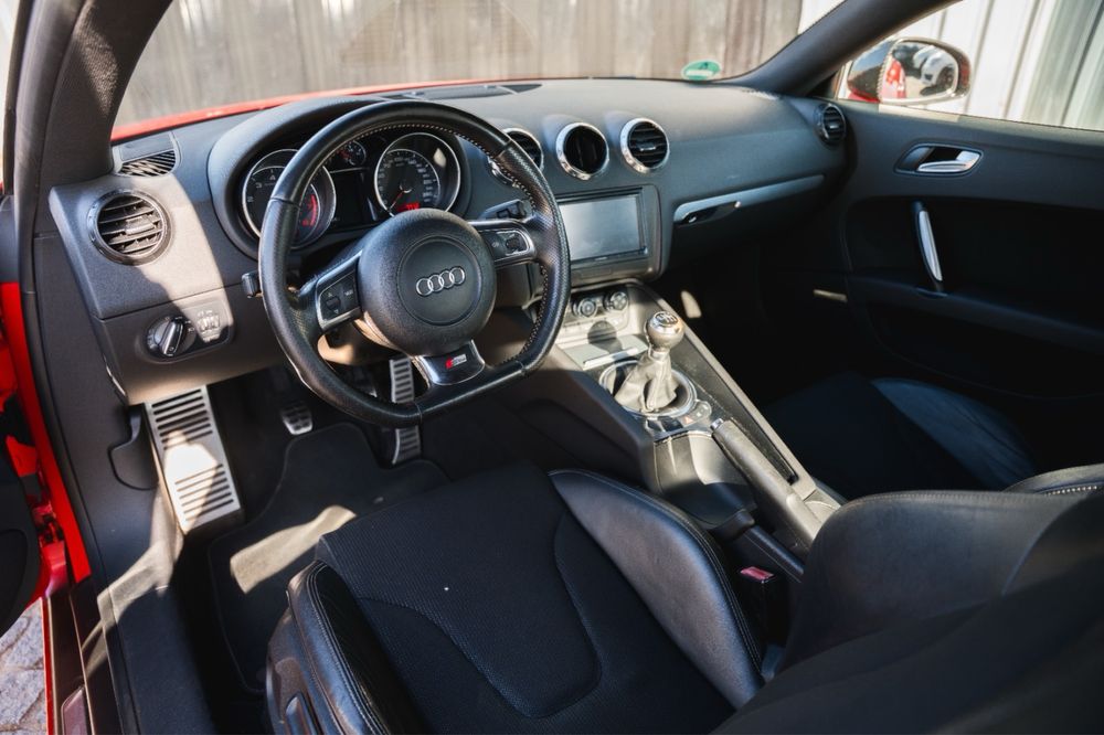 Audi TT S-Line TFSI Selo Antigo