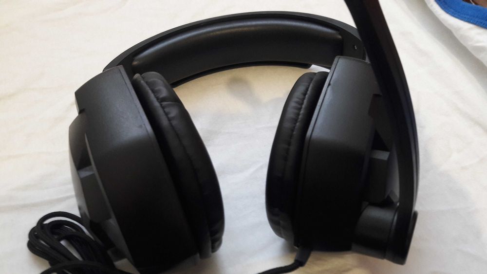 Наушники Assassins Black BRAND NEW