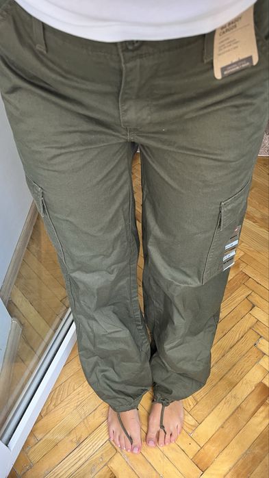 Нові карго Levis