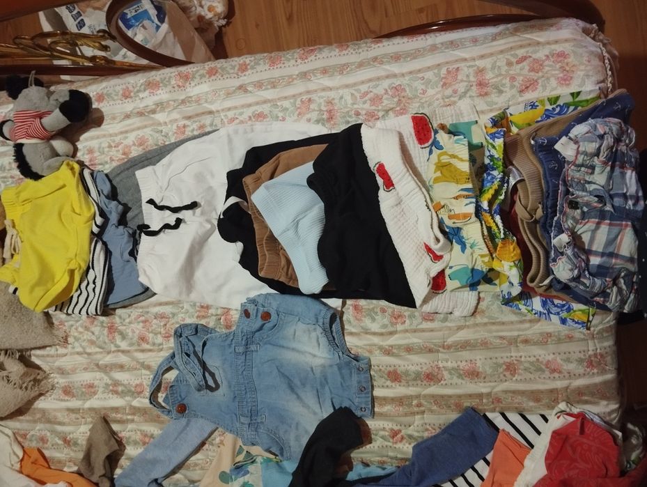 Roupa de bebê dos 3 aos 9 meses .