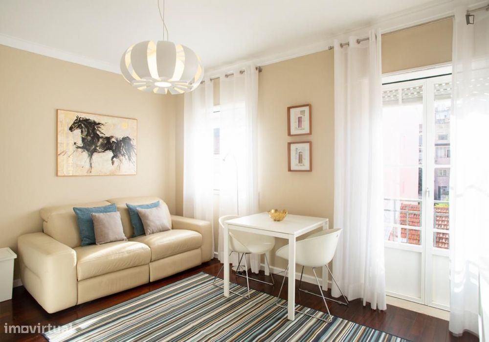 Apartamento com 1 quartos - localizado em Campolide Lisbon
