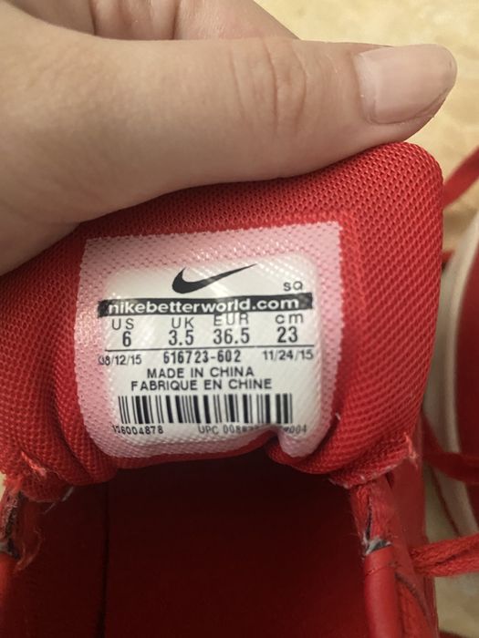 кроссовки Nike