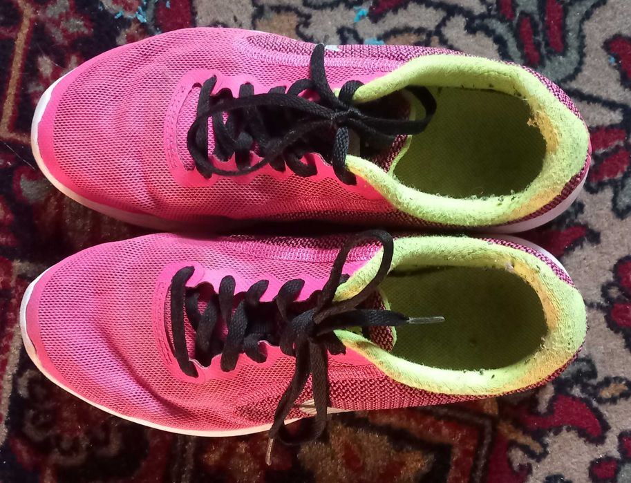 Adidasy Nike rozm. 37,5