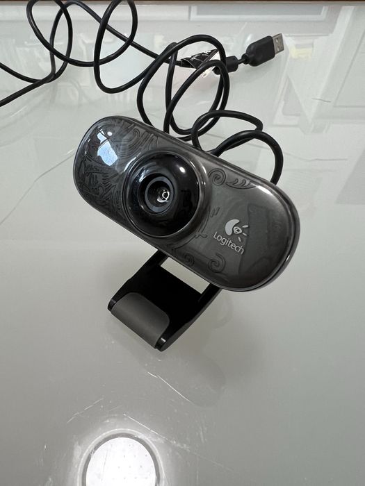 Веб-камера Logitech на USB з мікрофоном