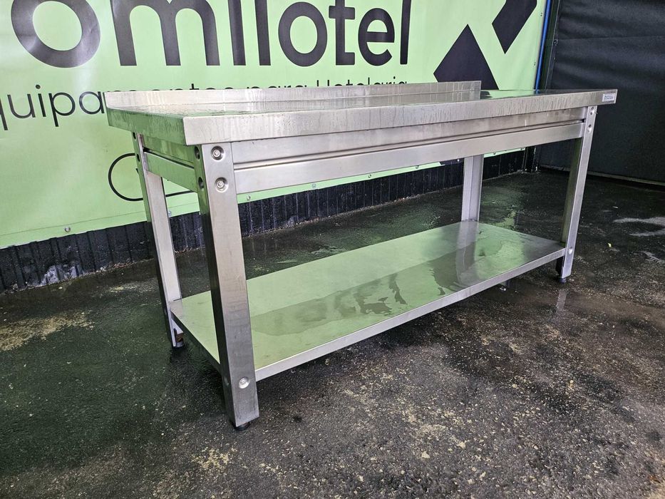 Bancada de trabalho em inox