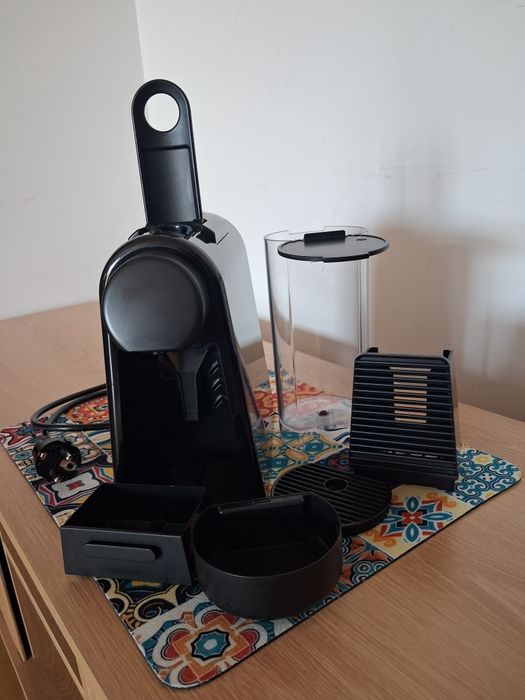 Nespresso Máquina de Café  Essenza Mini Preta