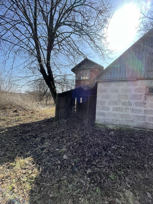Ділянка  під будівництво з комунікаціями , погрібом та гаражем(!)