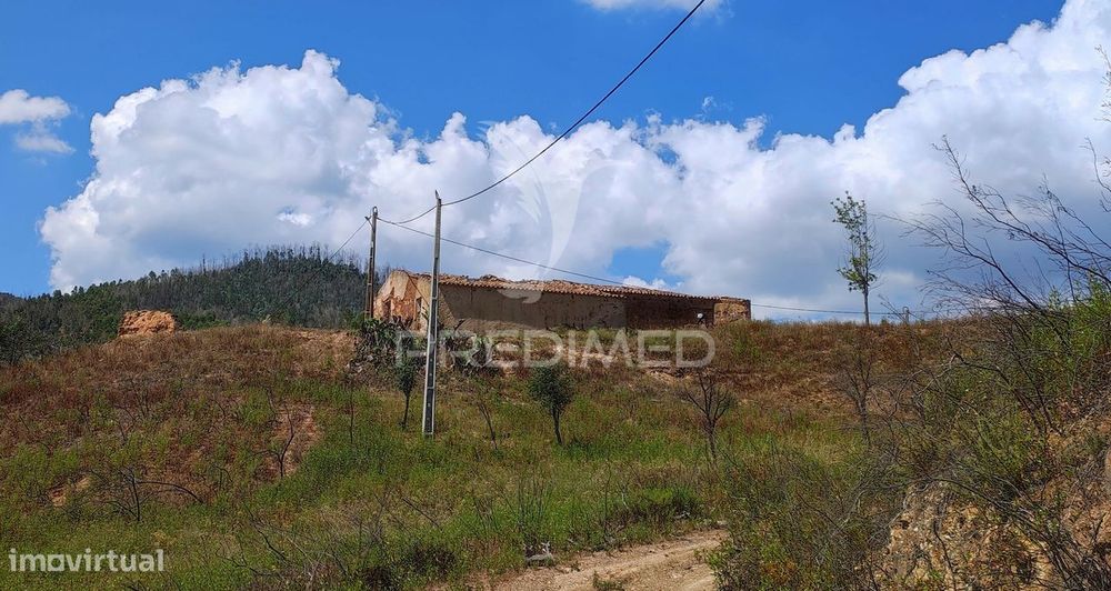 Quinta com 9,6750 ha a 25 Km da Praia da Zambujeira