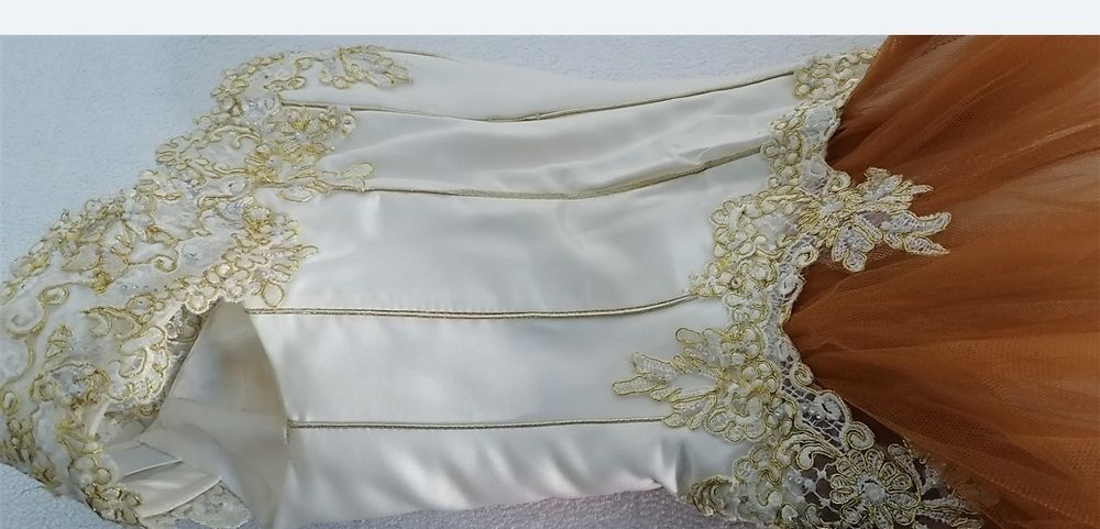 Magnífico vestido  peça exclusiva para festas de casamento ou outras