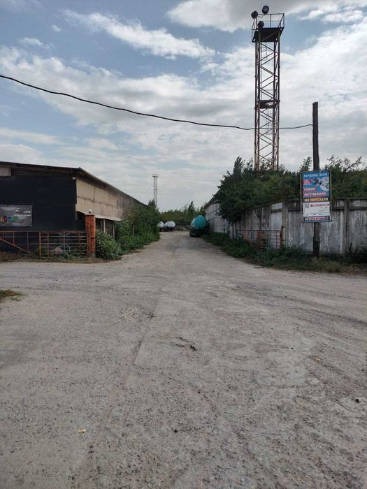 Продаж приміщень вільного призначення 3500м2 на земельній ділянці 2 га