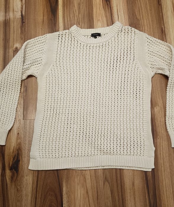 Sweter kremowy przez głowę