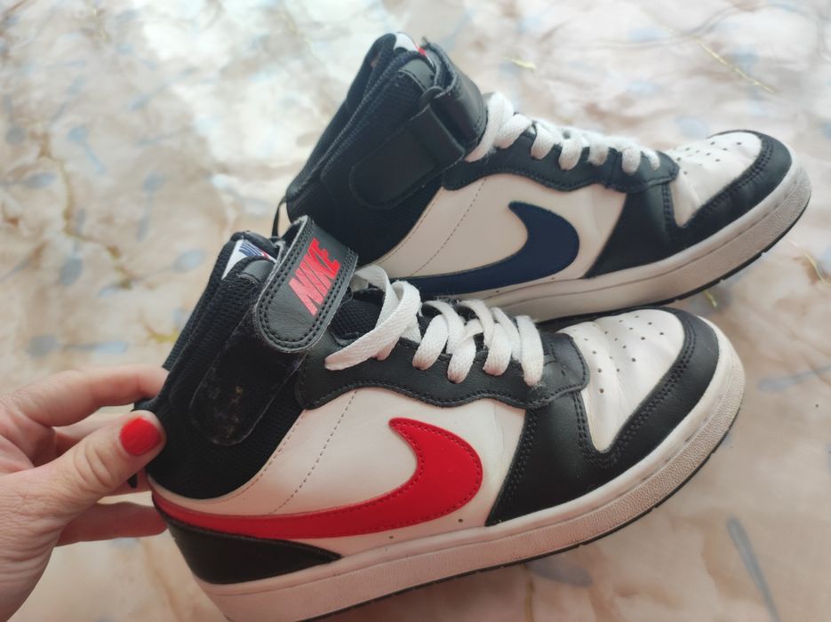 Nike хайтопи кросовки
