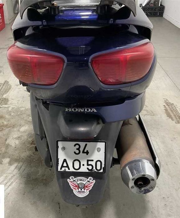 Honda Forza 250 (2005) – Scooter Potente, Confortável e Fiável aceito troca por 125cc