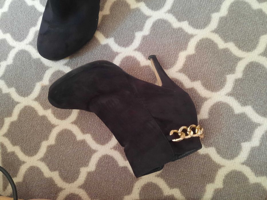 Wiosenne botki na obcasie 39 z lancuszkiem