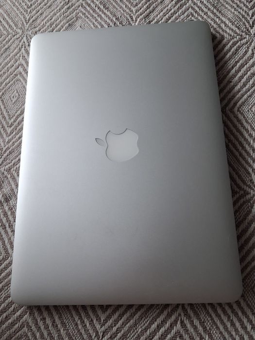 Mackbook pro A 1502  i5 z 8 gb ram ssd 512