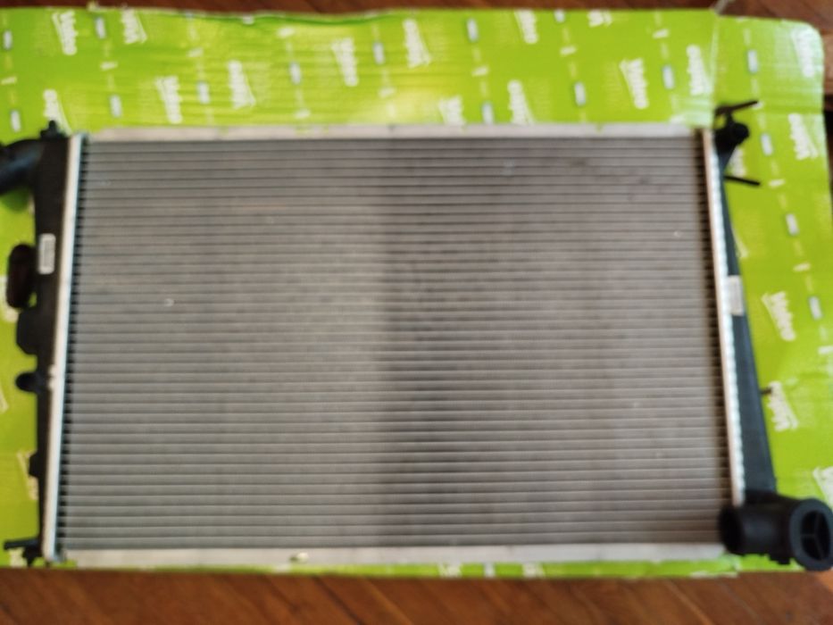 VALEO Радіатор охолодження двигуна.