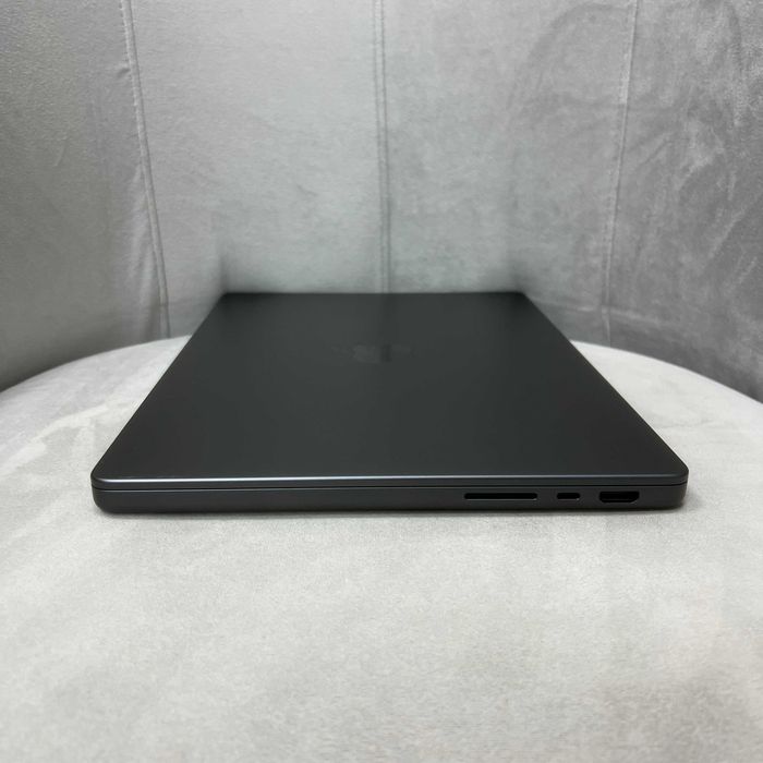 MacBook Pro 14 2025 { M5 | 24gb | 1Tb SSD } офіційна гарантія . 97669SV