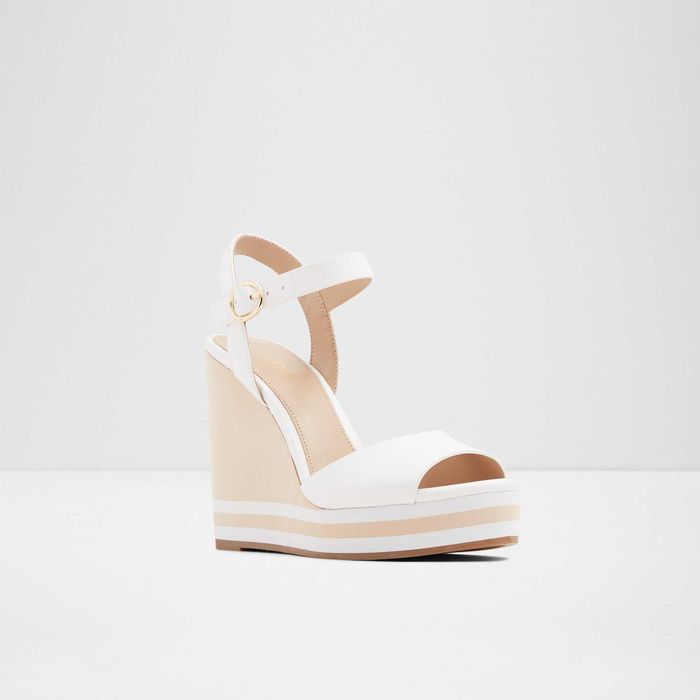 Sandálias de cunha brancas da Aldo