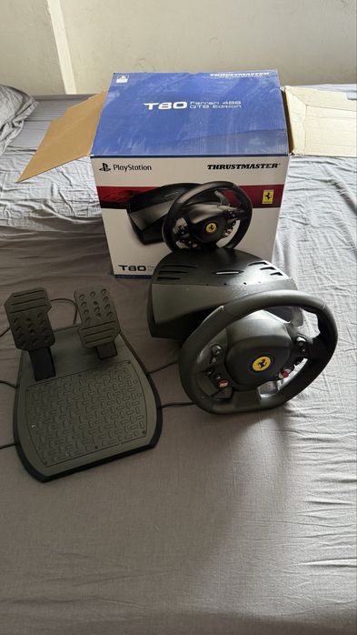 Volante Thrustmaster T98 Ferrari 296 GTB - PS5/PS4/PC