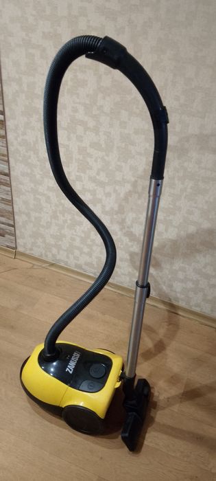 Продам пылесос ZANUSSI