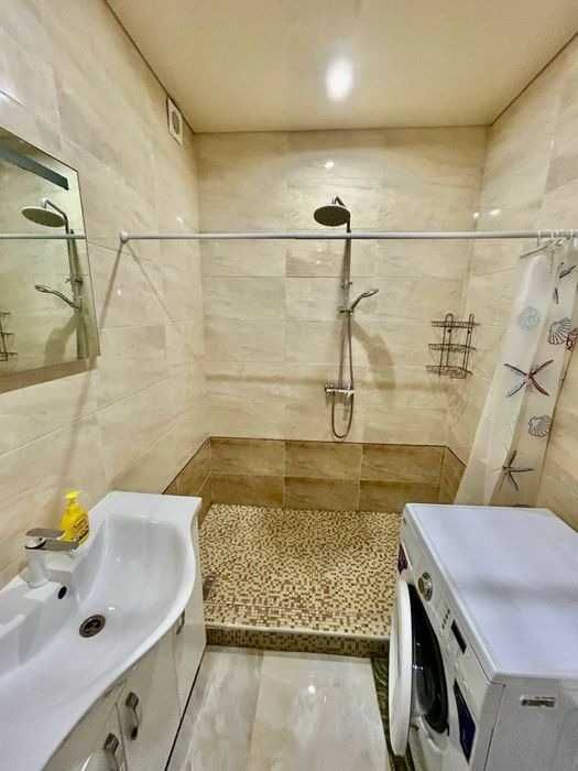 Продаж 2к квартири євроремонт в новобудові з АО 65м2