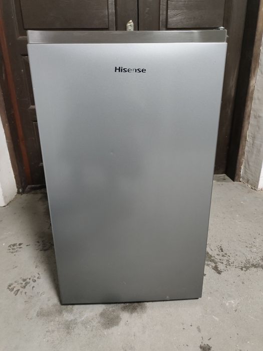 Холодильник офісний, студентський, відмінний стан Hisense. 85 cm