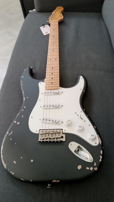 Vintage V6MRBK Icon Series