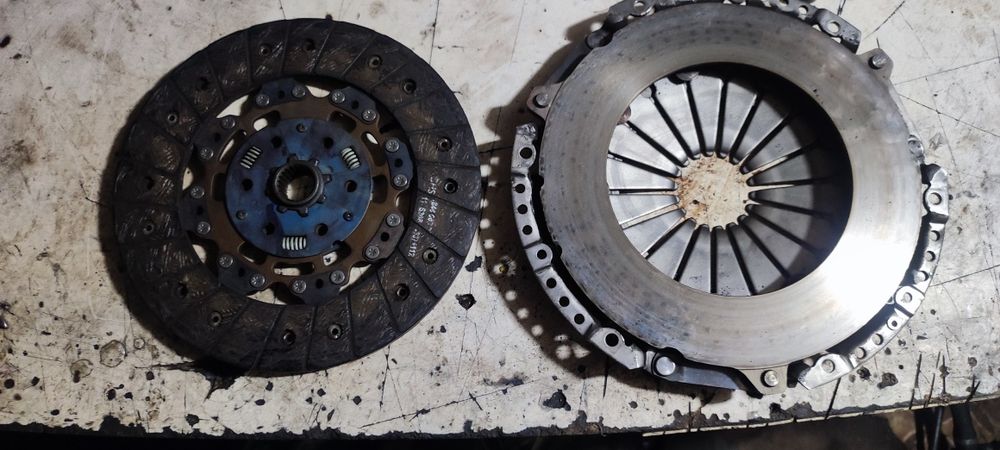 Диск с корзиной сцепления на Шаран 2.0 дизель 2007 г.