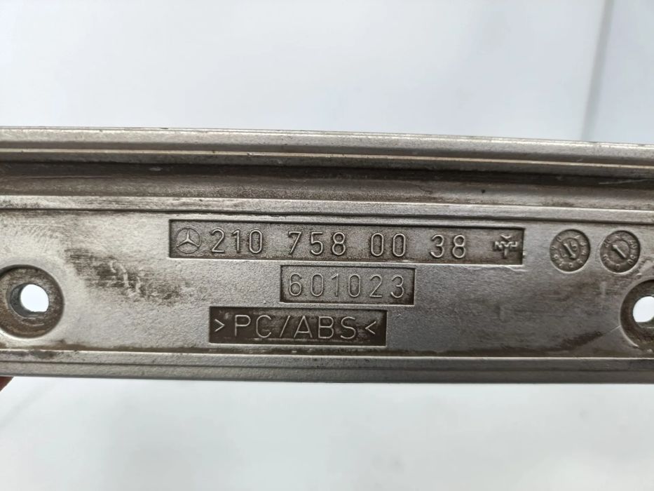Friso tampa mala / régua luzes matricula MERCEDES-BENZ Classe E (W210)