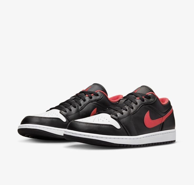 Чоловічі оригінальні кросівки Nike Air Jordan 1 Low