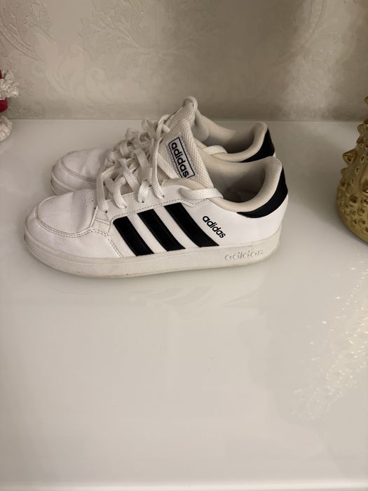 Sapatilhas adidas tamanho 36 em bom estado