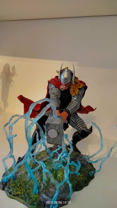 Figurka Thor Marvel Diamond Select Gallery