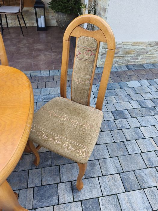 Stół plus 6 krzeseł