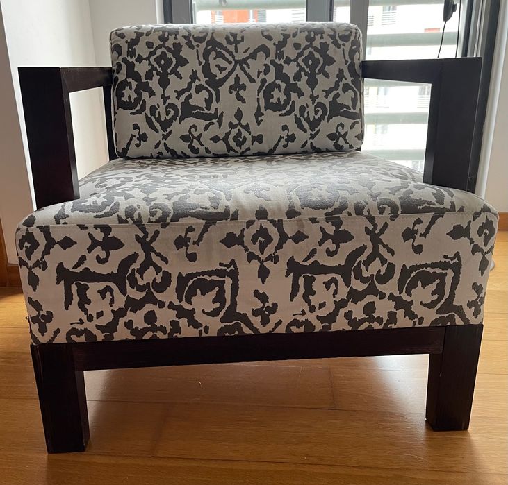 2 Cadeirões de Sala ou Quarto em bom estado - ja só resta um