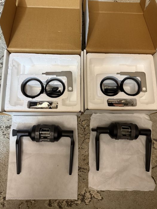 Ручка на розетці RDA A8011 циліндричний матовий