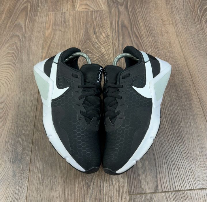 Кросівки для залу та тренувань Nike Legend Essential 2 40 (25.5 см)