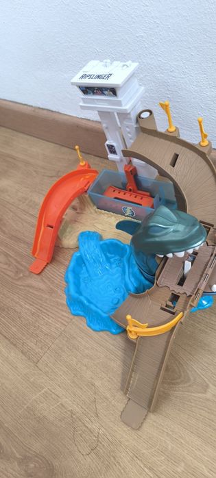 Pista Hot Wheels Tubarão