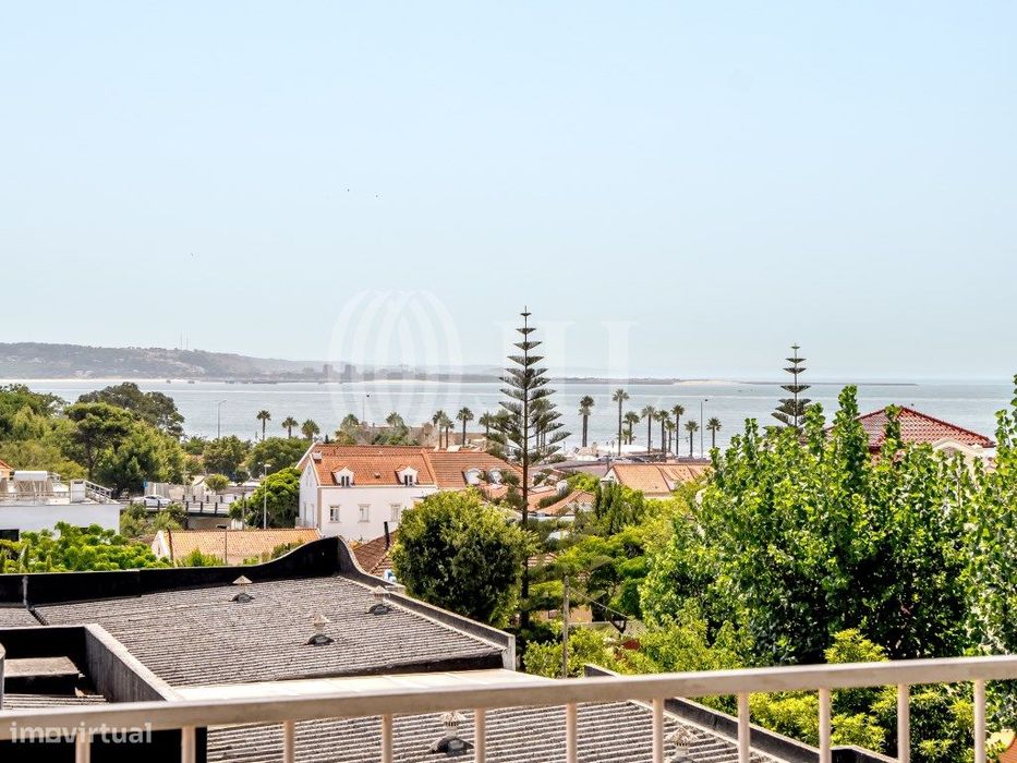 Moradia T5+2 com vista mar e rio em Caxias Oeiras