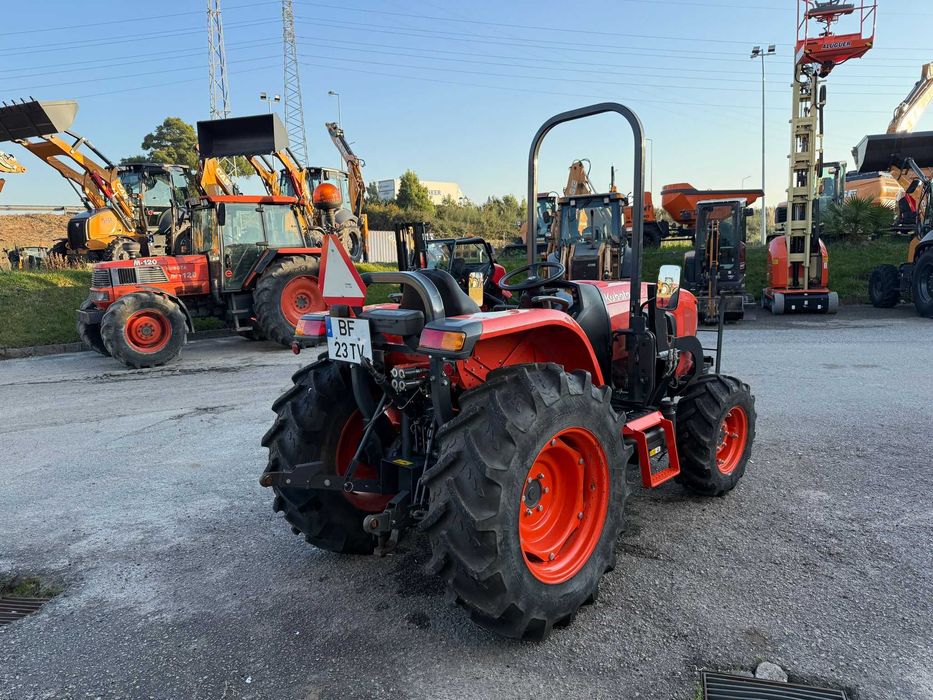 MAQUINA KUBOTA L2-452