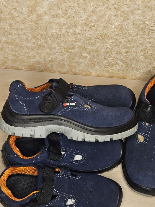 Продам робоче взуття