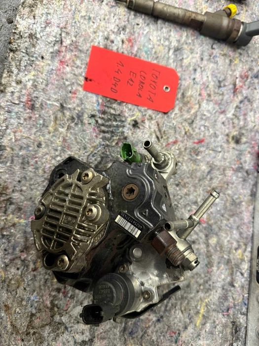 komplet  wtryskiwacze listwa pompa toyota corolla 1.4 d4d 0281--002507
