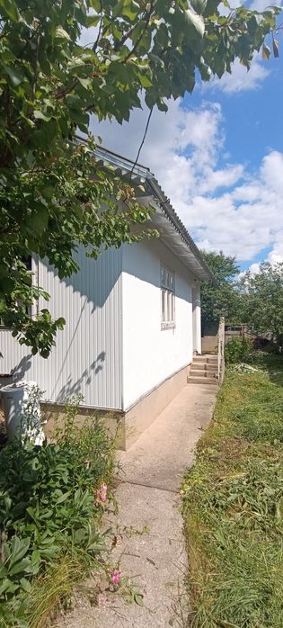 Продаж окремого будинку в районі м-н Академічного