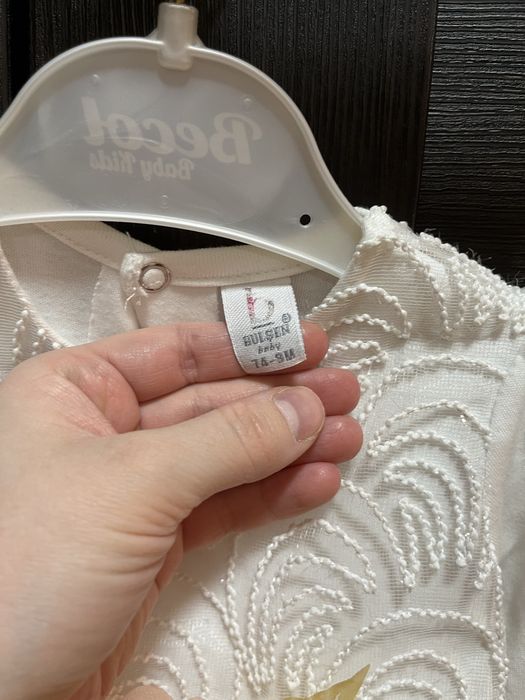 Продам два шикарных платья детских